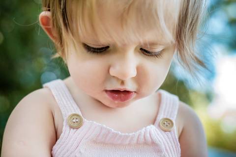 detalhe cabelo menina'