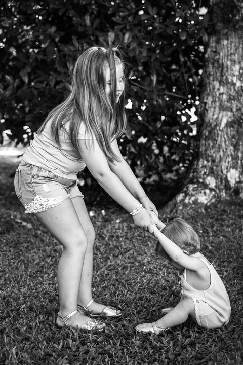 irmãs brincando'