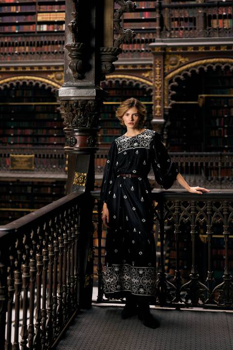 French por Maya Morikawa Somos Wa Produtora Audiovisual'