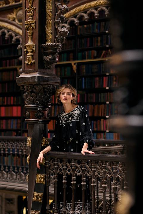 French por Maya Morikawa Somos Wa Produtora Audiovisual'