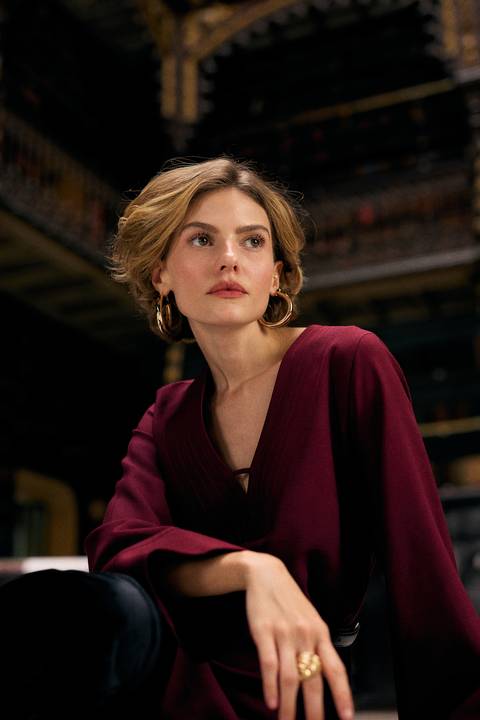 French por Maya Morikawa Somos Wa Produtora Audiovisual'