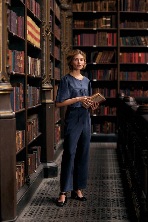 French por Maya Morikawa Somos Wa Produtora Audiovisual'