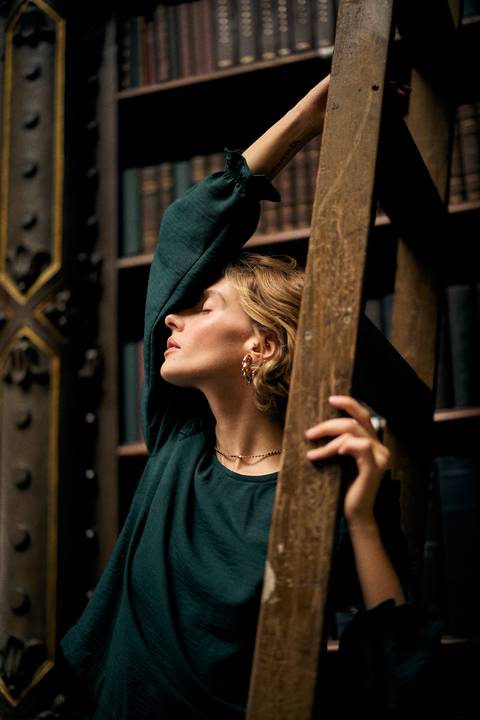 French por Maya Morikawa Somos Wa Produtora Audiovisual'