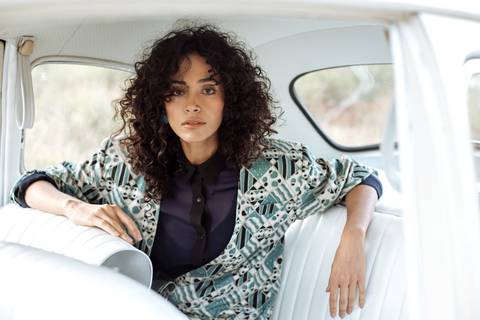 Modelo veste Criatura Vintage num ensaio clicado por Maya Morikawa em Campos do Jordão'