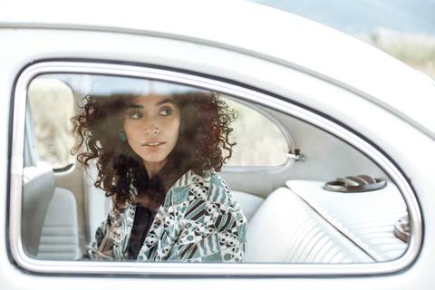 Modelo veste Criatura Vintage num ensaio clicado por Maya Morikawa em Campos do Jordão'