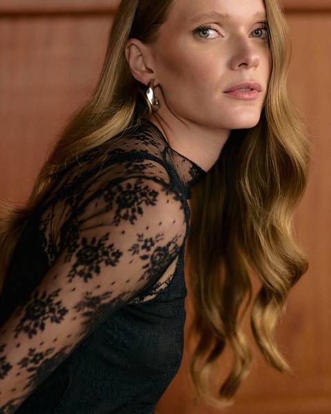 Thais Custodio para French por Maya Morikawa Somos Wa Produtora Audiovisual'