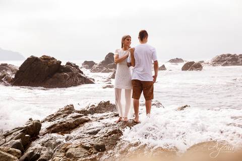 Ensaio pré wedding na praia; ensaio de casal praia; ensaio de casal curitiba; fotografia de casamento; deborah ayecha fotografia, ensaio fotografico praia santa catarina'
