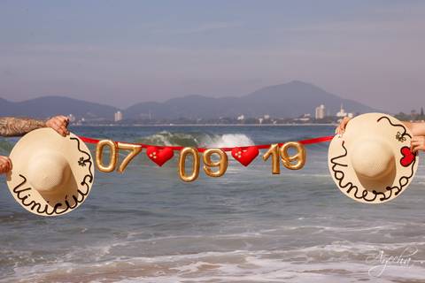 Ensaio pré wedding na praia; ensaio de casal praia; ensaio de casal curitiba; fotografia de casamento; deborah ayecha fotografia, ensaio fotografico praia santa catarina'