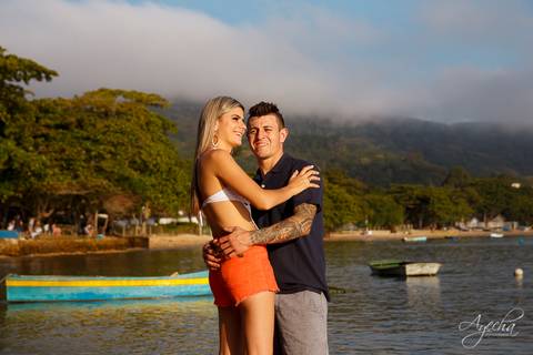 Ensaio pré wedding na praia; ensaio de casal praia; ensaio de casal curitiba; fotografia de casamento; deborah ayecha fotografia, ensaio fotografico praia santa catarina'