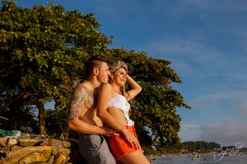 Ensaio pré wedding na praia; ensaio de casal praia; ensaio de casal curitiba; fotografia de casamento; deborah ayecha fotografia, ensaio fotografico praia santa catarina'