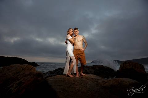 Ensaio pré wedding na praia; ensaio de casal praia; ensaio de casal curitiba; fotografia de casamento; deborah ayecha fotografia, ensaio fotografico praia santa catarina'