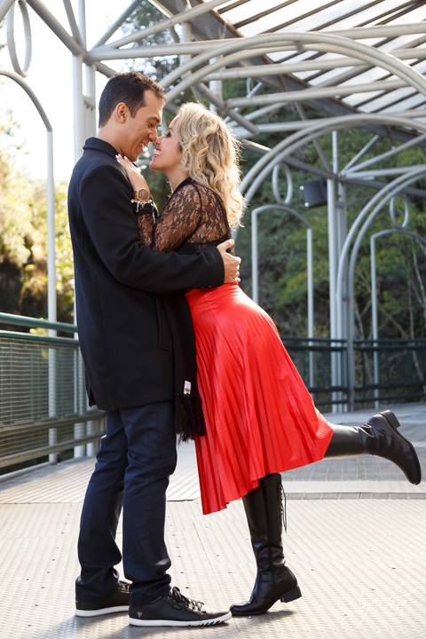 Ensaio Opera de Arame; Ensaio Museu do Olho, Ensaio Rua 24 horas, Pré wedding; Deborah ayecha fotografia; ensaio de casal curitiba; fotografa de casamento curitiba'