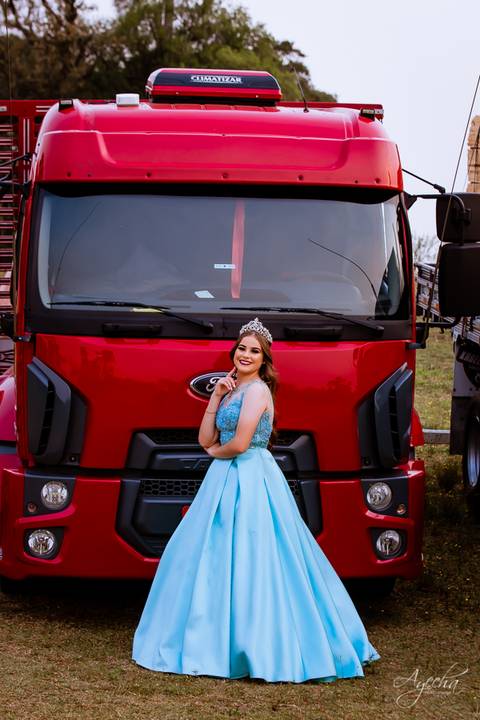 Ensaio15 anos; Debutante; 15 anos Curitiba; Fotógrafa Piraquara; Fotógrafa Curitiba; Inspiração 15 anos; Debutantes Curitiba; Festa de 15 anos; Book 15 anos; Vestidos de Debutante; Eventos Curitiba; Scania Brasil; Meus 15 anos; Ensaios Criativos; '