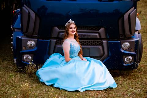 Ensaio15 anos; Debutante; 15 anos Curitiba; Fotógrafa Piraquara; Fotógrafa Curitiba; Inspiração 15 anos; Debutantes Curitiba; Festa de 15 anos; Book 15 anos; Vestidos de Debutante; Eventos Curitiba; Scania Brasil; Meus 15 anos; Ensaios Criativos; '