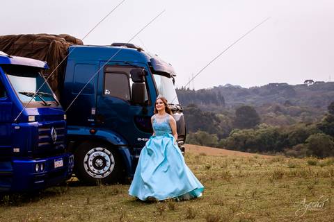 Ensaio15 anos; Debutante; 15 anos Curitiba; Fotógrafa Piraquara; Fotógrafa Curitiba; Inspiração 15 anos; Debutantes Curitiba; Festa de 15 anos; Book 15 anos; Vestidos de Debutante; Eventos Curitiba; Scania Brasil; Meus 15 anos; Ensaios Criativos; '