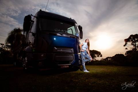 Ensaio15 anos; Debutante; 15 anos Curitiba; Fotógrafa Piraquara; Fotógrafa Curitiba; Inspiração 15 anos; Debutantes Curitiba; Festa de 15 anos; Book 15 anos; Vestidos de Debutante; Eventos Curitiba; Scania Brasil; Meus 15 anos; Ensaios Criativos; '