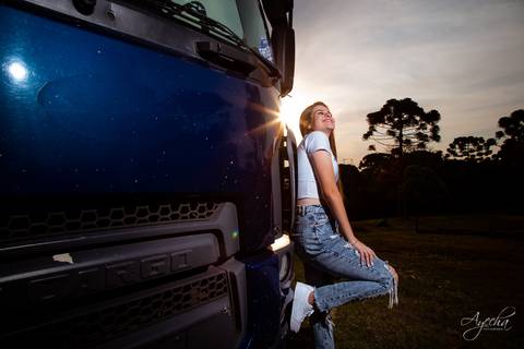 Ensaio15 anos; Debutante; 15 anos Curitiba; Fotógrafa Piraquara; Fotógrafa Curitiba; Inspiração 15 anos; Debutantes Curitiba; Festa de 15 anos; Book 15 anos; Vestidos de Debutante; Eventos Curitiba; Scania Brasil; Meus 15 anos; Ensaios Criativos; '