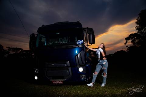 Ensaio15 anos; Debutante; 15 anos Curitiba; Fotógrafa Piraquara; Fotógrafa Curitiba; Inspiração 15 anos; Debutantes Curitiba; Festa de 15 anos; Book 15 anos; Vestidos de Debutante; Eventos Curitiba; Scania Brasil; Meus 15 anos; Ensaios Criativos; '