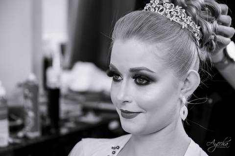 Fotografa de casamento Curitiba; Casamento Colombo; Making of da noiva; Noivas de Curitiba; Dia da noiva; Hotel Bolsi; Preparativos do casamento; Detalhes da noiva; Casamentos Curitiba; Fotografa Piraquara; Fotografa Colombo; Emoção da noiva; '