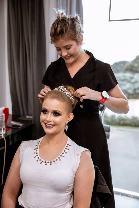 Fotografa de casamento Curitiba; Casamento Colombo; Making of da noiva; Noivas de Curitiba; Dia da noiva; Hotel Bolsi; Preparativos do casamento; Detalhes da noiva; Casamentos Curitiba; Fotografa Piraquara; Fotografa Colombo; Emoção da noiva; '