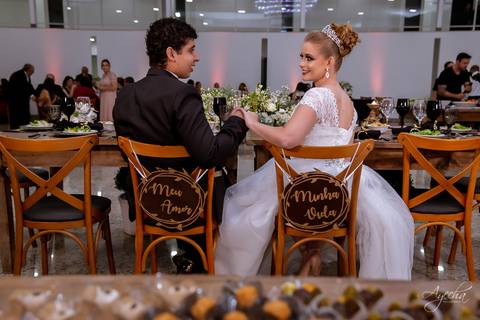 Fotografa de casamento Curitiba; Casamento Colombo; Making of da noiva; Noivas de Curitiba; Dia da noiva; Hotel Bolsi; Noiva bailarina; Vestidos de noiva; Detalhes da noiva; Casamentos Curitiba; Fotografa Piraquara; Festa de casamento; Dança dos noivos;'