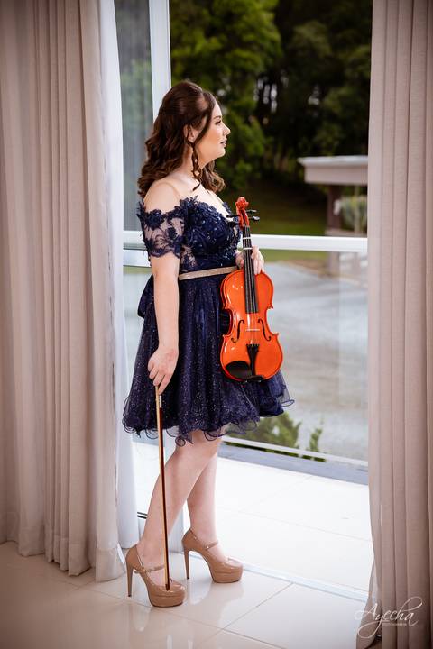 Ensaio de 15 anos; 15 anos Curitiba; Fotografa de debutantes; Inspirações de 15 anos; Chácara Ienkot; Fotografa São José dos Pinhais; Ensaio dos sonhos; Vestidos de Debutante; Fotografa Piraquara; Meus 15 anos; debutante violino; Debutantes Curitiba;'