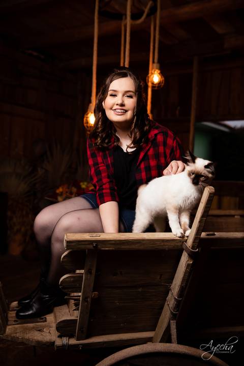 Ensaio de 15 anos; 15 anos Curitiba; Fotografa de debutantes; Inspirações de 15 anos; Chácara Ienkot; Fotografa São José dos Pinhais; Ensaio dos sonhos; Vestidos de Debutante; Fotografa Piraquara; Meus 15 anos; Ensaio Rustico; Debutantes Curitiba; Celeiro'