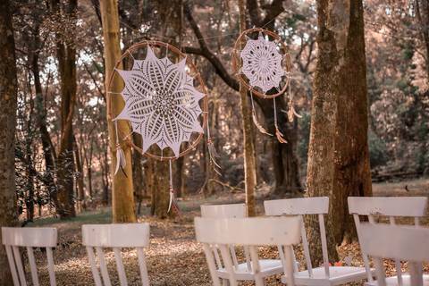 detalhes da cerimonia ao ar livre'