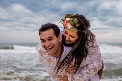 noiva nas costas do Noivo'