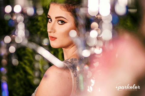 15 anos, foto debutante de rosto no lustre com muito brilho e diamantes, vestido de pedras com renda e make marrom nude,parkolor fotografias
gravataí
Glorinha, santo antônio '