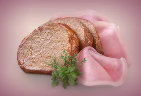 Fiambres y carnes frías de alta calidad
Fotografía publicitaria de José Chiodini con cortes de jamón y lomito sobre fondo suave, ideal para catálogos de charcutería y productos gourmet.'