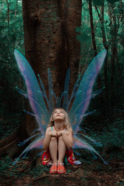 Fada. Mundo mágico e de sonhos. Nossas fadas nosso imaginário.
Fada nua...vestida de vida.'