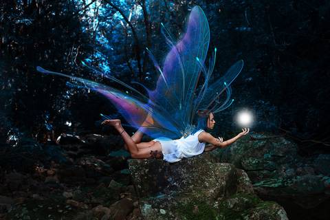 Fada. Mundo mágico e de sonhos. Nossas fadas nosso imaginário.
Fada nua...vestida de vida.'