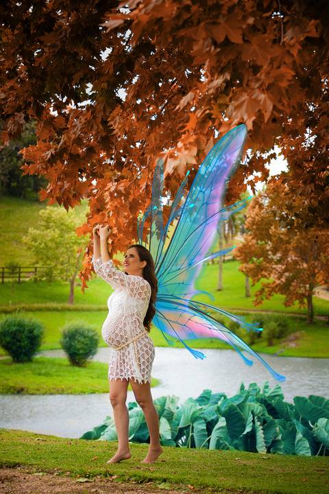 Fada. Mundo mágico e de sonhos. Nossas fadas nosso imaginário.
Fada nua...vestida de vida.'