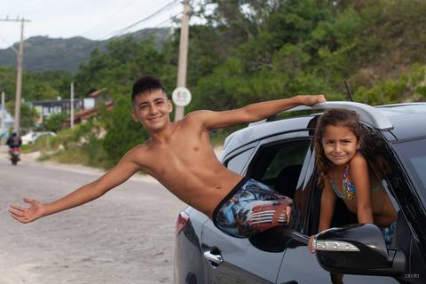 Ensaio de família em praia e dunas'