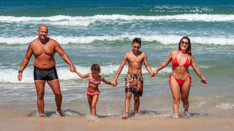 Ensaio de família em praia e dunas'