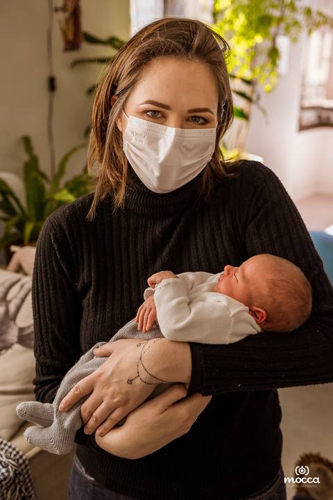 Eu também queria pegar a nenê no colo! '