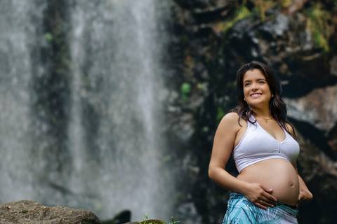 Ensaio fotográfico da gestante de Ortigueira feito em Tibagi pelo fotografo Sirlei Brizola'