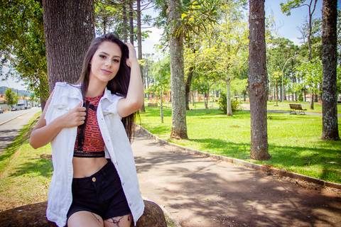 Ensaio feminino em Telêmaco Borba na praça dos Pinheiros '