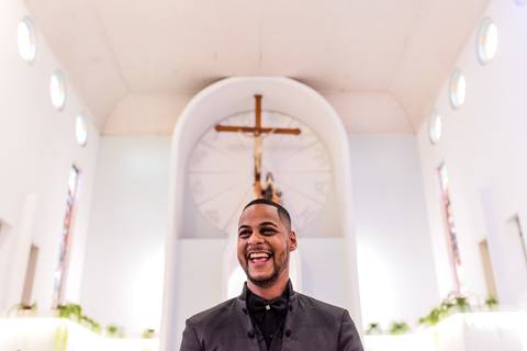 Reação do noivo, na entrada da noiva '