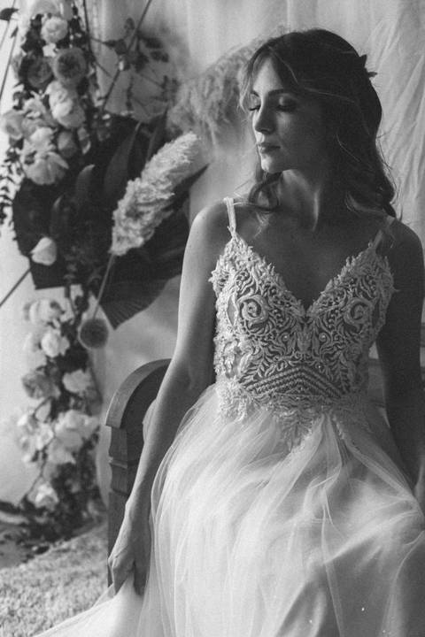 Vestido de noiva de tule, com bordado no busto
Vestidos de noiva para locação na cidade de Jaú-SP

Trabalhamos com locação,sob medida e venda de nossos vestidos. Tudo feito com muito amor e carinho, realizamos sonhos do vestido ideal.'