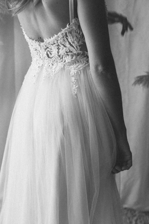 Vestido de noiva de tule, com bordado no busto
Vestidos de noiva para locação na cidade de Jaú-SP

Trabalhamos com locação,sob medida e venda de nossos vestidos. Tudo feito com muito amor e carinho, realizamos sonhos do vestido ideal.'