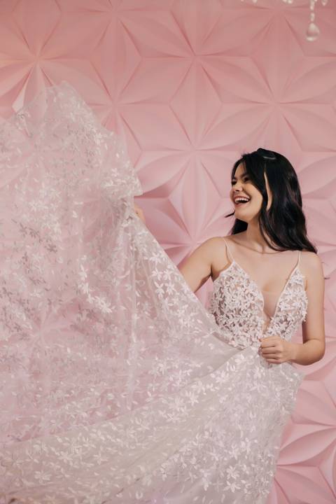 Vestidos de noiva para locação na cidade de Jaú-SP 
Trabalhamos com locação,sob medida e venda de nossos vestidos. Tudo feito com muito amor e carinho, realizamos sonhos do vestido ideal. '