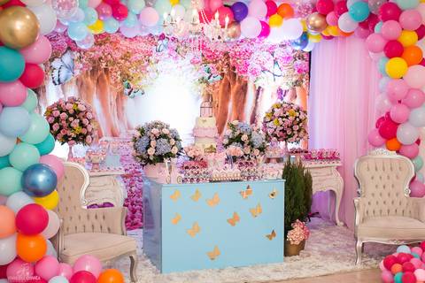 Decoração de festa de 1 aninho com o tema Jardim de Borboletas'