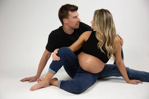 ensaio de gestante – book de gestante – fotografo de gestante – book de gestante na natureza – gestante no por sol – Porto Alegre – lindas fotos de gestante com por do sol – Fábio Martins fotografo de gestante – gestante sexy – linda'