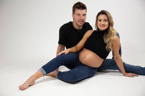 ensaio de gestante – book de gestante – fotografo de gestante – book de gestante na natureza – gestante no por sol – Porto Alegre – lindas fotos de gestante com por do sol – Fábio Martins fotografo de gestante – gestante sexy – linda'