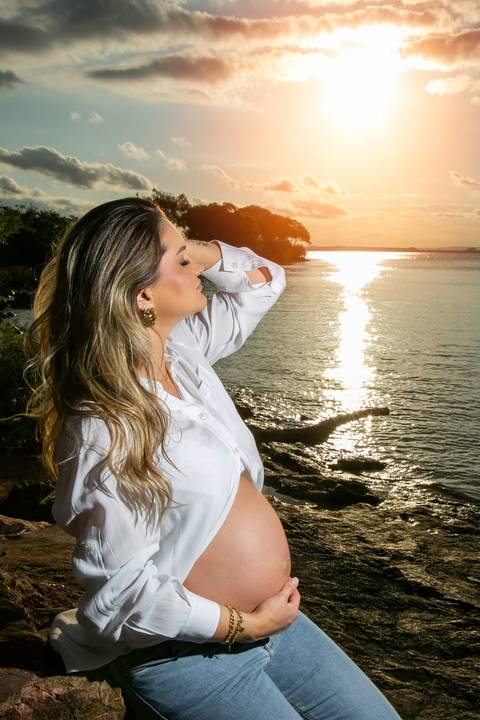 ensaio de gestante – book de gestante – fotografo de gestante – book de gestante na natureza – gestante no por sol – Porto Alegre – lindas fotos de gestante com por do sol – Fábio Martins fotografo de gestante – gestante sexy – linda'