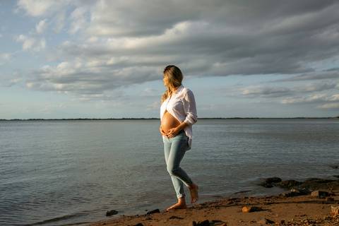 ensaio de gestante – book de gestante – fotografo de gestante – book de gestante na natureza – gestante no por sol – Porto Alegre – lindas fotos de gestante com por do sol – Fábio Martins fotografo de gestante – gestante sexy – linda'