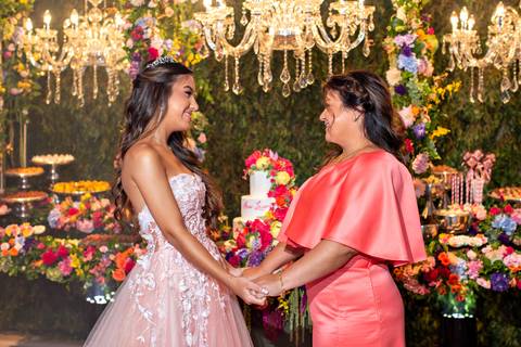 Porto Alegre – Fotos – Fotos de 15 anos – festa de 15 anos – festa linda de 15 anos – fotógrafo Fábio Martins – Lalux – Debutantes em Canoas – Autentique eventos – festa floral – melhor festa de 15 anos'