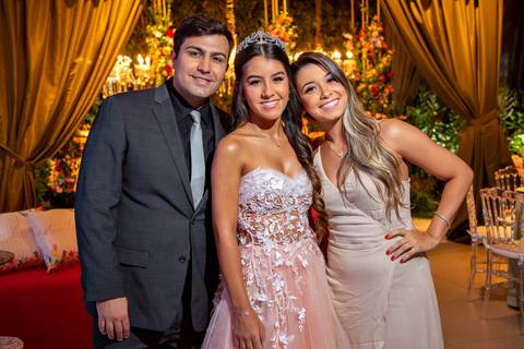 Porto Alegre – Fotos – Fotos de 15 anos – festa de 15 anos – festa linda de 15 anos – fotógrafo Fábio Martins – Lalux – Debutantes em Canoas – Autentique eventos – festa floral – melhor festa de 15 anos'